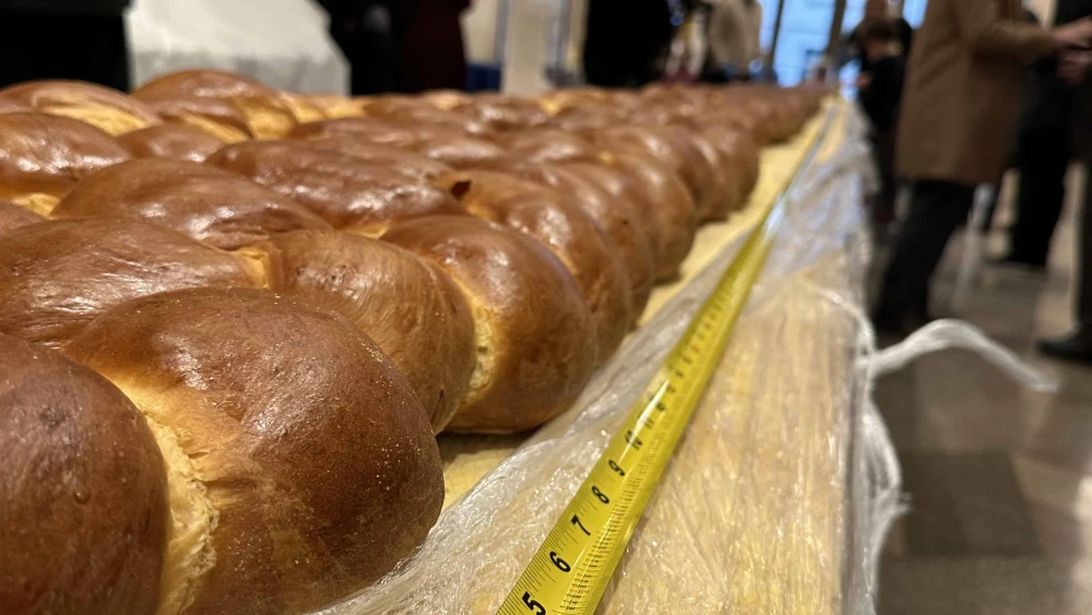 Long Challah Seeking a world record with a pretty big twist - Israel & Jewish News - JNS