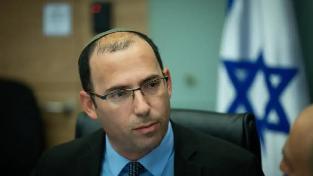Knesset Constitution, Law and Justice Committee head Simcha Rothman chairs leads a committee meeting in Jerusalem, July 4, 2023. Photo by Yonatan Sindel/Flash90.