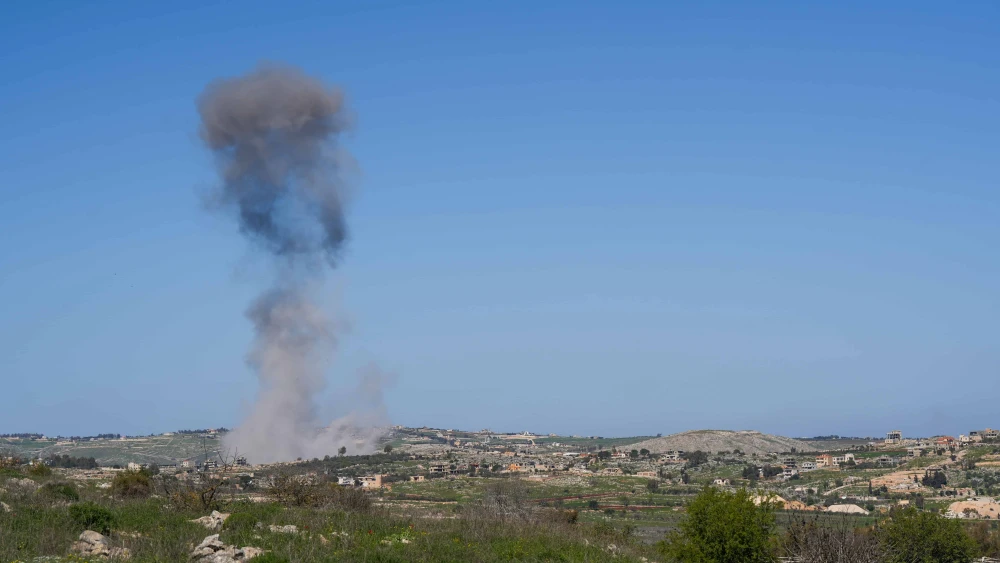 Smoke rises in Southern Lebanon following Israeli Air Force strikes, as seen from the Israeli side of the border, March 3, 2026. Photo by Ayal Margolin/Flash90.