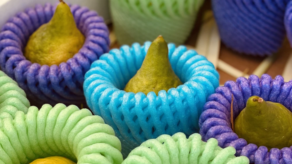 Etrogs on sale at Machane Yehuda outdoor market in Jerusalem, September 2021. Photo by Eliana Rudee.