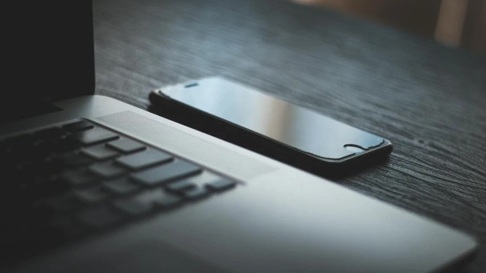 Laptop, Cellphone