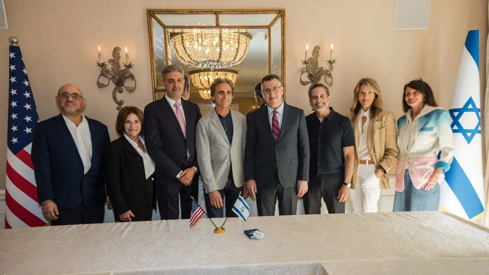 Israeli Foreign Minister Gideon Sa’ar and Consul General to the Pacific Southwest Israel Bachar meet with senior entertainment industry leaders during Sa’ar’s official visit to Los Angeles on May 31, 2026. Photo by Linda Kasian.