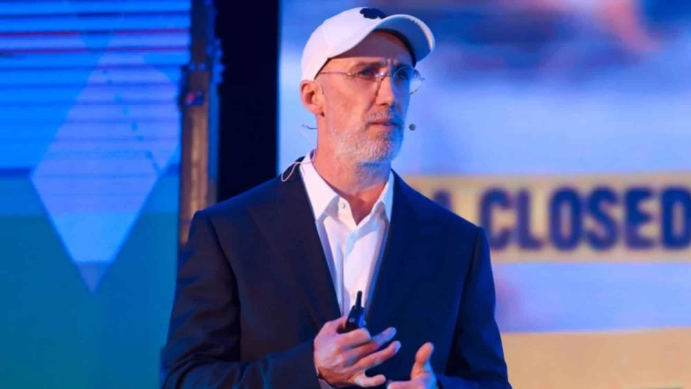 Yael Foundation co-founder Uri Poliavich speaks at the organization’s annual conference in Cyprus, Feb. 4, 2025. Credit: Yael Foundation.