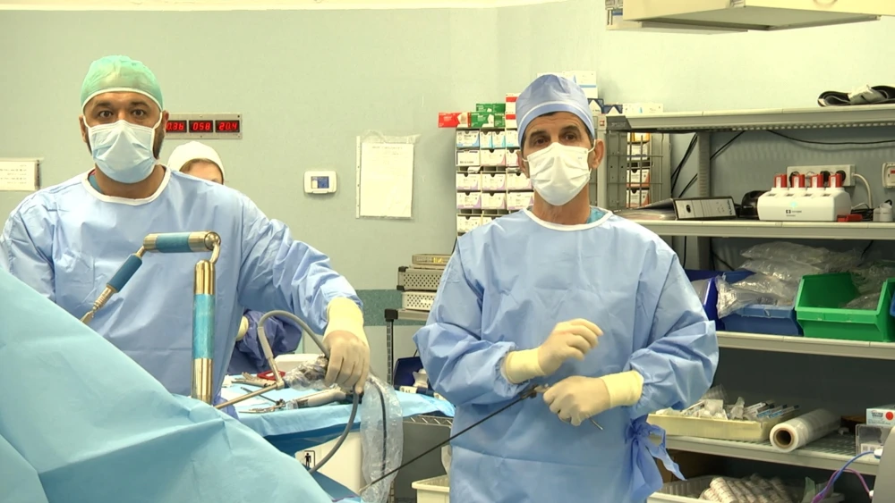 Dr. Maharan Badran and Dr. Kamal Khatib during bariatric surgery live-streamed from Galilee Medical Center in Nahariya, Israel. Photo: Cameo Multimedia