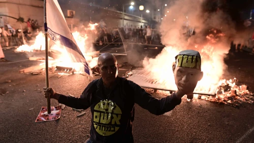 Israelis block the Ayalon Highway in Tel Aviv in protest against Prime Minister Benjamin Netanyahu's decision to fire Defense Minister Yoav Gallant, Nov. 6, 2024. Photo by Tomer Neuberg/Flash90.