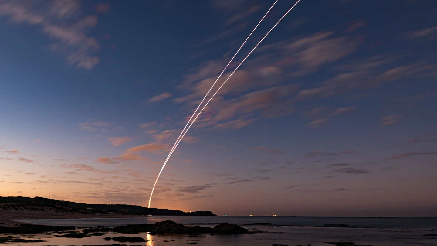 An Arrow 3 interceptor being launched during a flight test in central Israel, Jan 18, 2022. Photo by Avichai Socher.