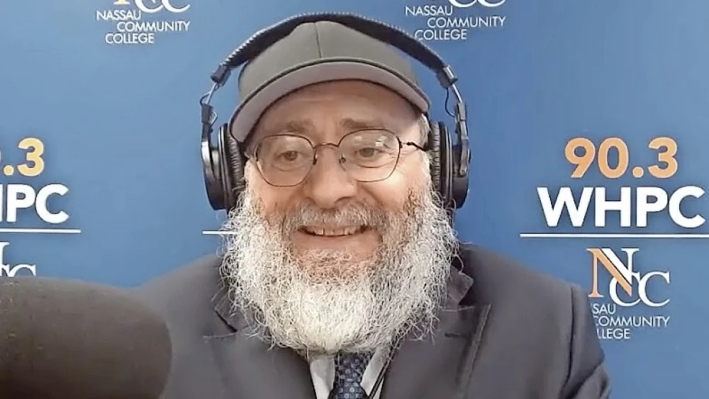 From profanity to purpose: New “Reclaim the F-Word” initiative sparks movement for respectful speech. Credit: Courtesy of Chabad Mineola.