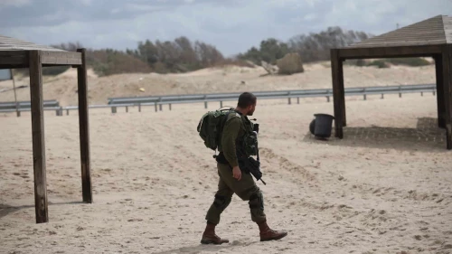 IDF soldiers guard Zikim Beach on the Gaza border, March 25, 2019. Photo by Hadas Parush/Flash90.