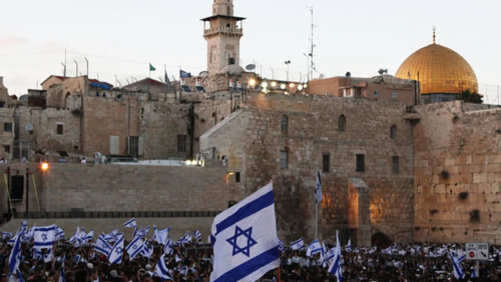 Israelis celebrate Jerusalem Day (Yom Yerushalayim), marking the reunification of the city, at the Western Wall in June 2011. Credit: Nicky Kelvin/Flash90.