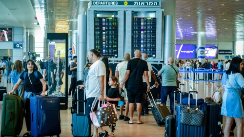 Passengers at Ben-Gurion International Airport, Aug. 1, 2024. Photo by Avshalom Sassoni/Flash90.