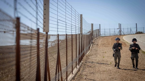 Israel Border Police officers patrol the security fence near Beit Iksa in Judea, March 12, 2024. Photo by Chaim Goldberg/Flash90.