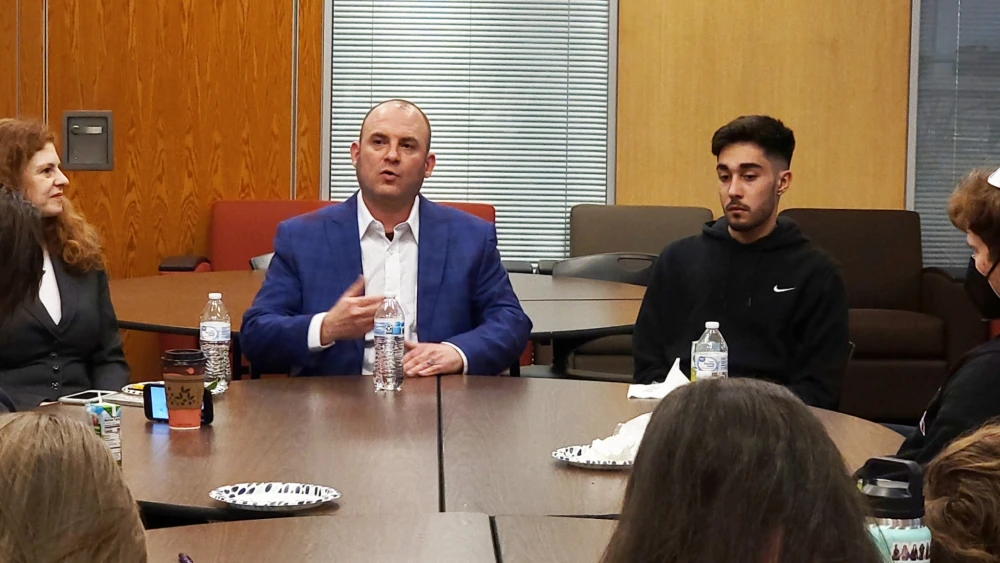 Jeff Schoep, former head of the National Socialist Movement, speaks to groups, including students, about his experiences in a neo-Nazi hate group. Credit: Courtesy.
