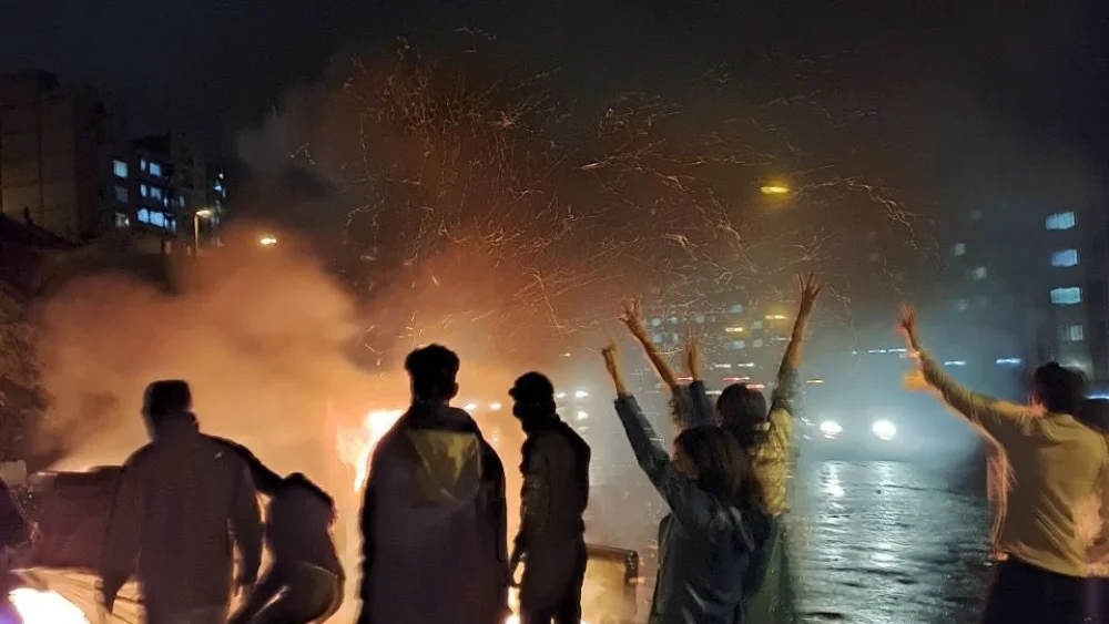 Iranians protest in Sanandaj, Kurdistan Province, Nov. 16, 2022. Photo via @FSeifikaran/Twitter.