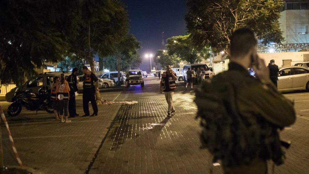Israeli security forces at the scene of a stabbing attack in the Jewish settlement of Adam, north of Jerusalem, on July 26, 2018. Photo by Hadas Parush/Flash90
