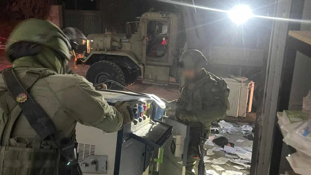 Israeli forces map a home for demolition in the Jenin camp belonging to Palestinian terrorist Ahmed Barakat, Dec. 4, 2023. Credit: IDF.