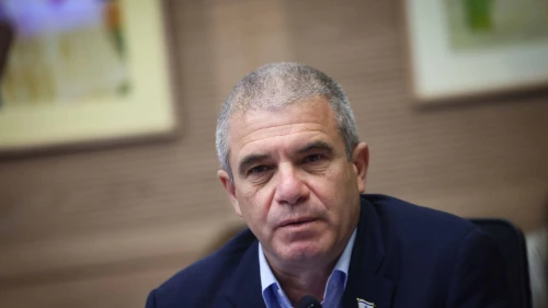 Gal Hirsch, Israel’s coordinator for the hostages and missing persons in the Prime Minister's Office, attends a national-security committee meeting at the Knesset. Jerusalem, Nov. 3, 2025. Photo by Chaim Goldberg/Flash90.