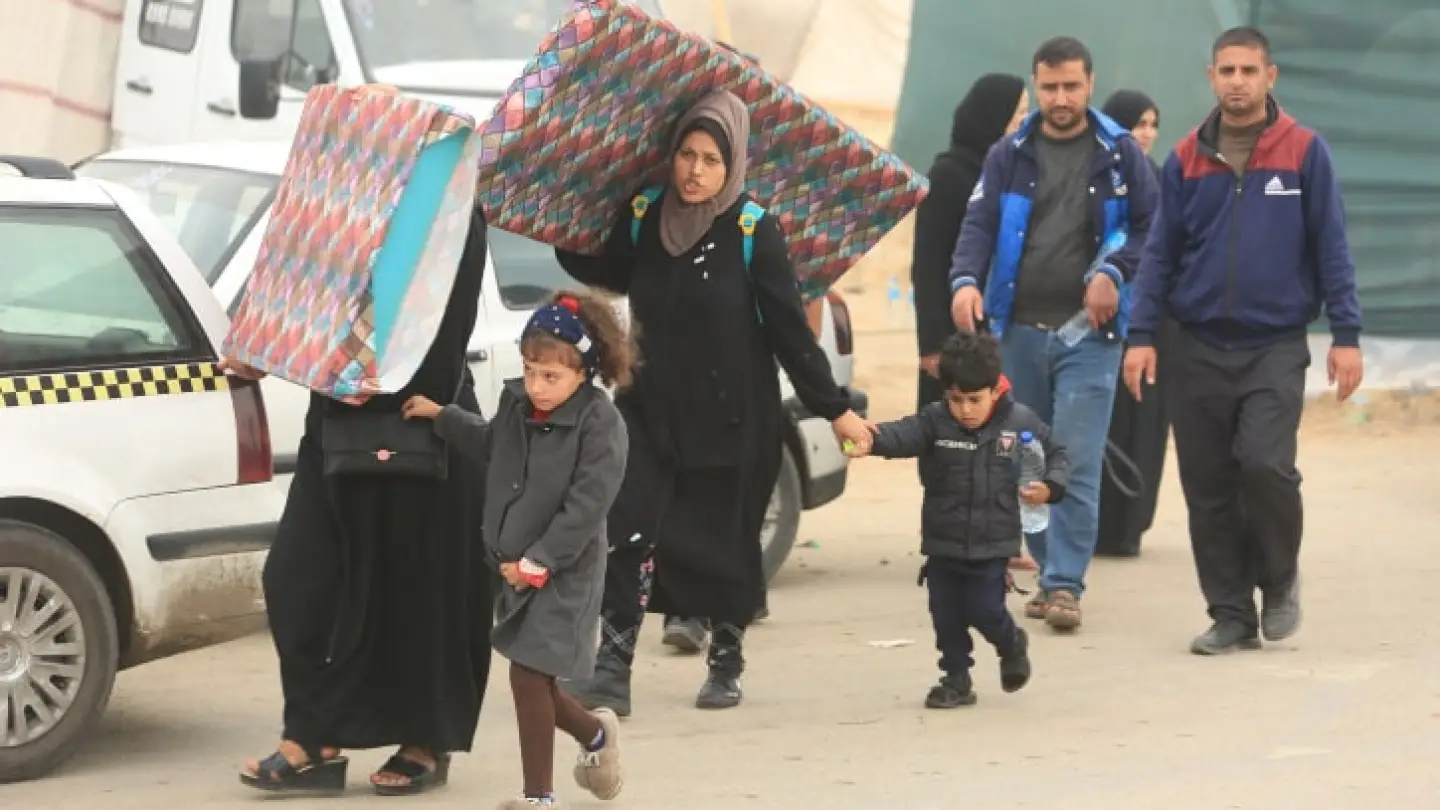 Palestinians fleeing from Khan Yunis to Rafah in the southern Gaza Strip, Dec. 5, 2023. Photo by Abed Rahim Khatib/Flash90.