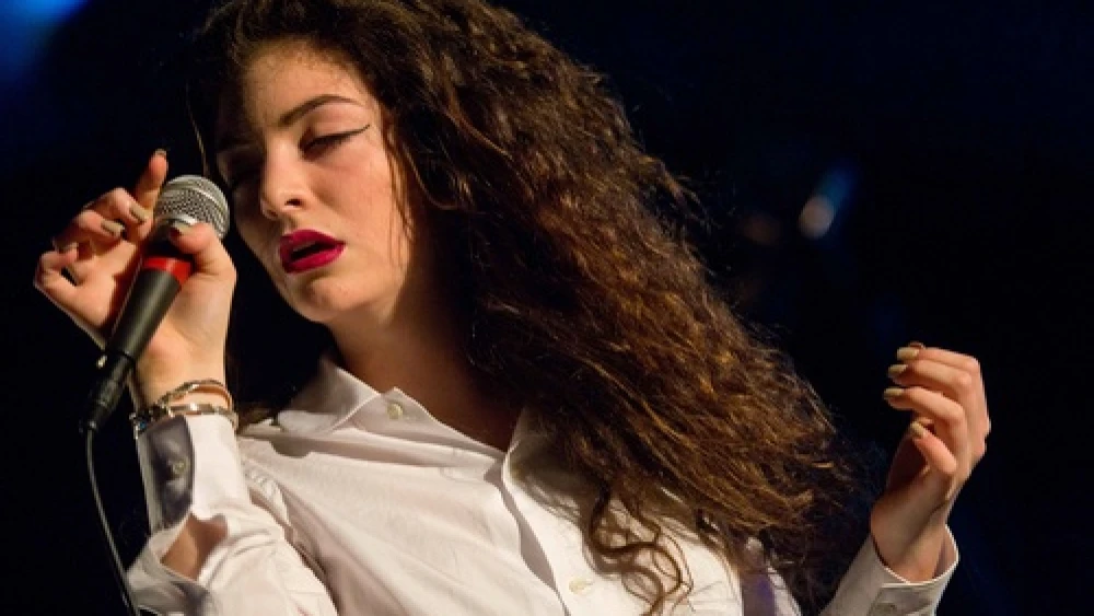Lorde, whose song "Royals" makes the JNS.org Passover pop playlist. Credit: Kirk Stauffer via Wikimedia Commons.