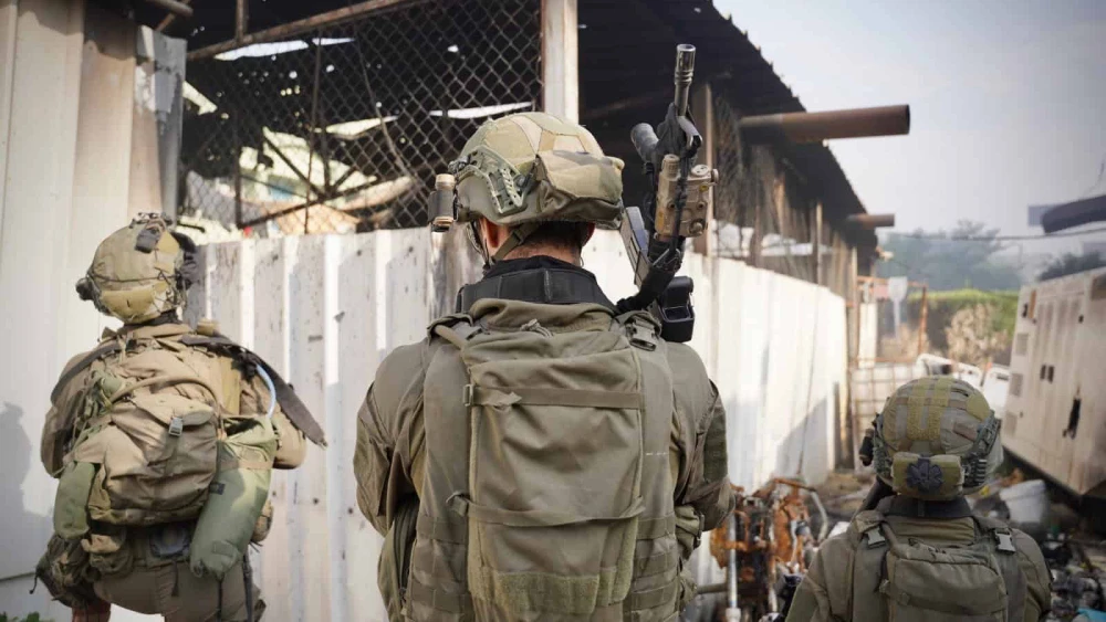 Israeli troops operating in the Hamas-ruled Gaza Strip, Dec. 8, 2023. Credit: IDF.