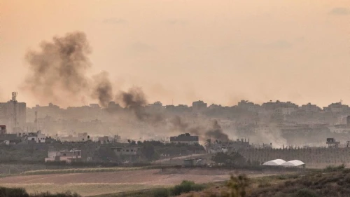 Smoke rises from Israeli airstrikes in the Gaza Strip, as seen from Israel, Oct 20, 2023. Photo by Yonatan Sindel/Flash90.