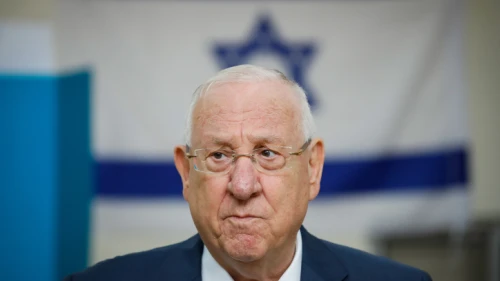 Israeli President Reuven Rivlin casts his ballot at a voting station in Jerusalem, during the Knesset elections, on March 2, 2020. Photo by Olivier Fitoussi/Flash90.