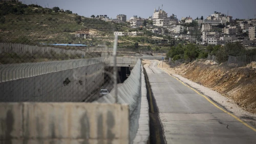 A road near Ramallah, April 7, 2015. Photo by Hadas Parush/Flash90.