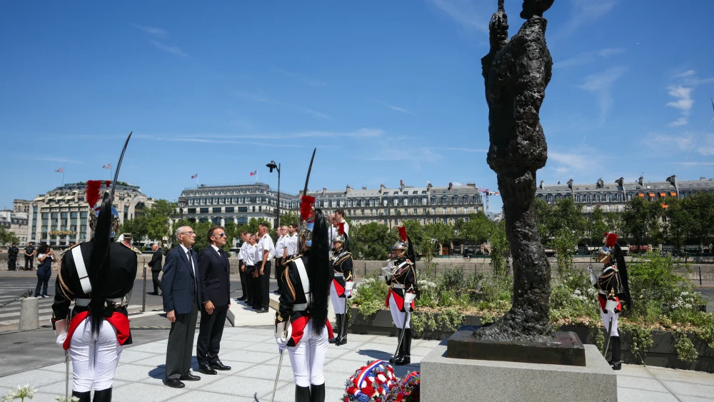 French President Emmanuel Macron and Charles Dreyfus during a tribute ceremony to Captain Alfred Dreyfus.