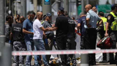Israeli Police at the scene of a stabbing attack near Ammunition Hill in Jerusalem, where two young men were injured and the assailant was neutralized by officers on the scene, May 24, 2021. Photo by Yonatan Sindel/Flash90.