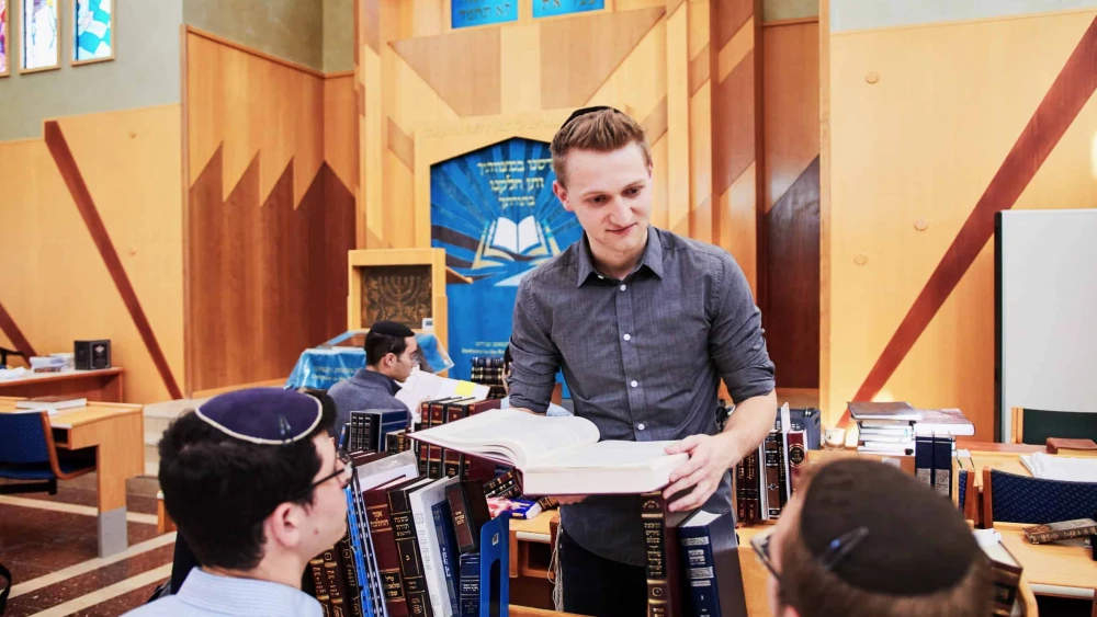 Torah Study at the Jerusalem College of Technology Beit Midrash. Credit: JCT.