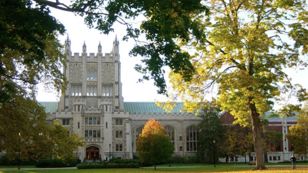 Click photo to download. Caption: Thompson Library at Vassar College in Poughkeepsie, N.Y. Credit: Noteremote via Wikimedia Commons.