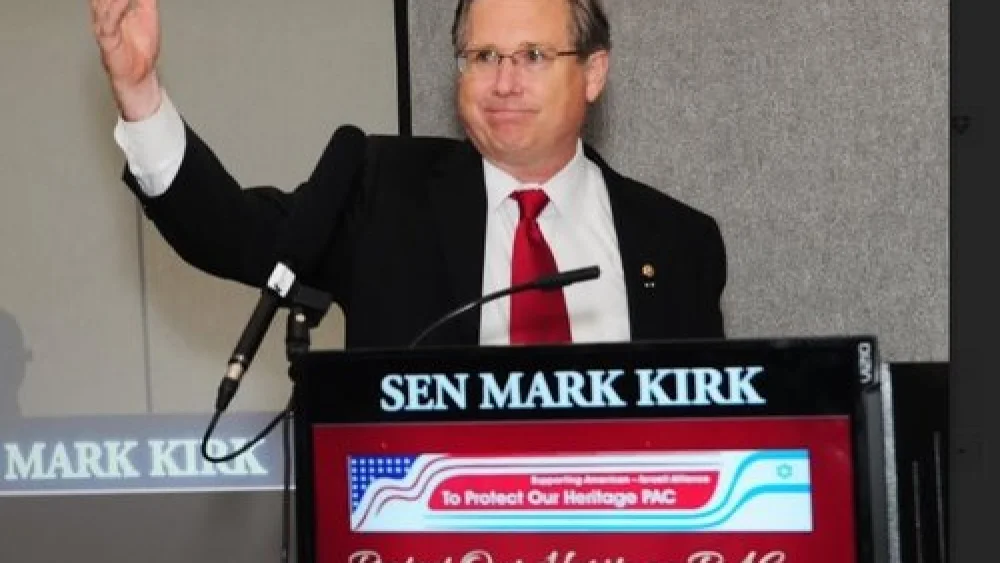 Former Sen. Mark S. Kirk addresses the crowd Aug. 27 at the Northbrook Hilton outside of Chicago. Credit: DejaViewsUSA.com