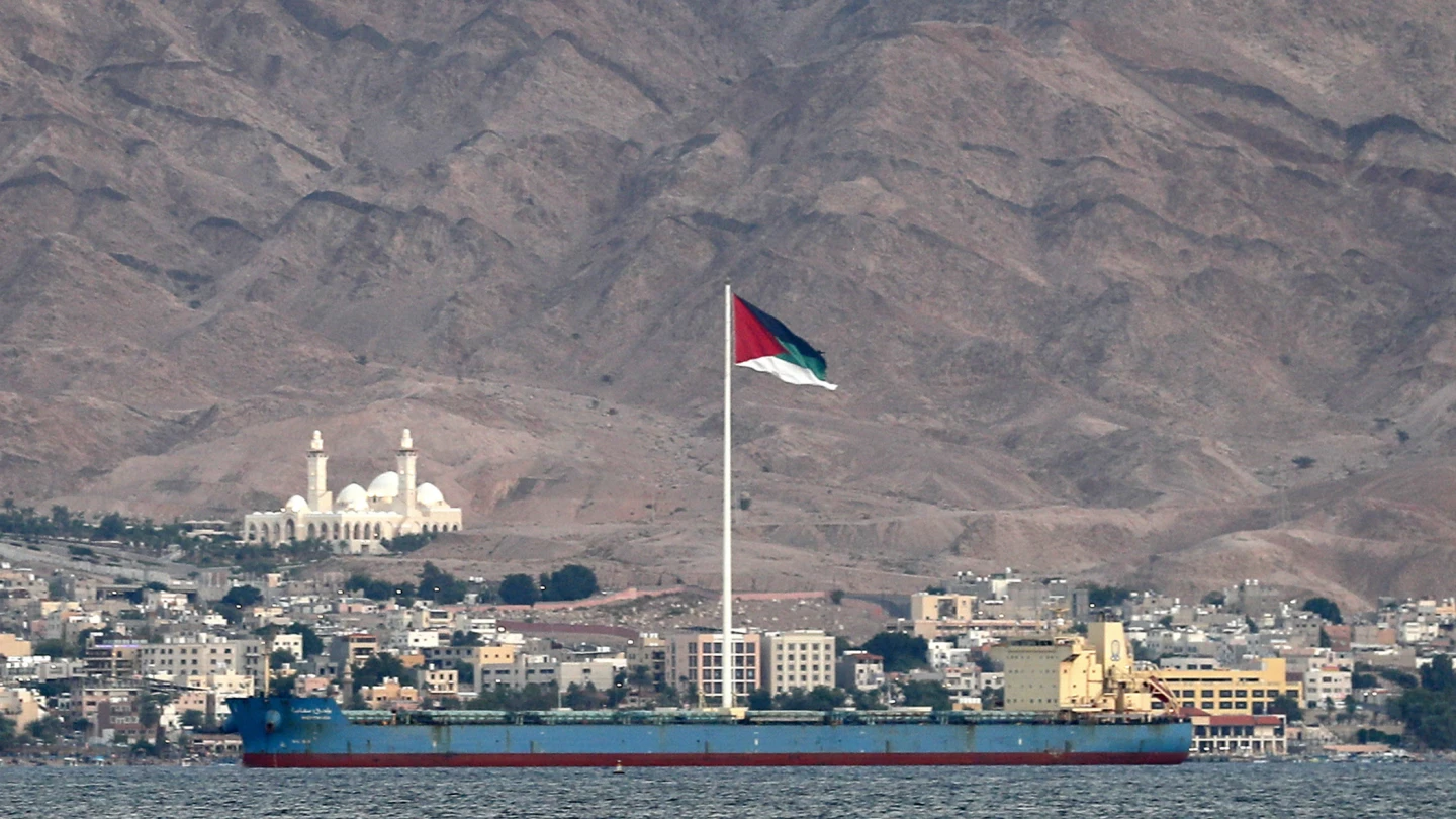 US embassy in Amman tells Americans to avoid Aqaba over 'credible threat'; kingdom denies evacuation