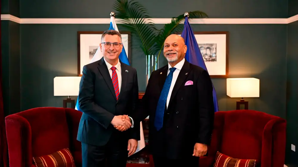 Israeli Foreign Minister Gideon Sa'ar shakes hands with Nauru's Vice President Lionel Aingimea in Fiji last month. Credit: Israeli Ministry of Foreign Affairs.