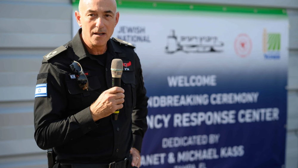 Southern Region fire chief Itzik Oz expresses appreciation at the dedication ceremony for an emergency resource center on Kibbutz Re'im, Nov. 5, 2025. Photo by Ron Rahamim.