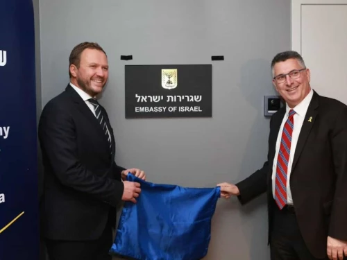 Estonian Foreign Minister Margus Tsahkna (left) and Israeli Foreign Minister Gideon Sa'ar open the Israeli embassy in Tallinn, Estonia, Nov. 11, 2025. Credit: MFA/X.