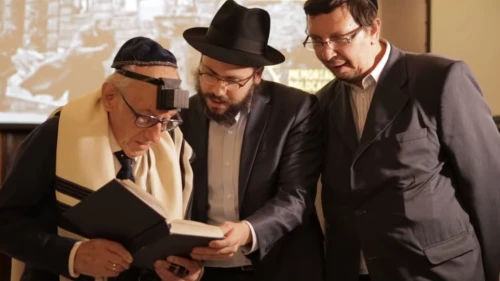 Andor Stern, a 91-year-old Brazilian Holocaust survivor, during his recent bar mitzvah ceremony. Source: Screenshot.