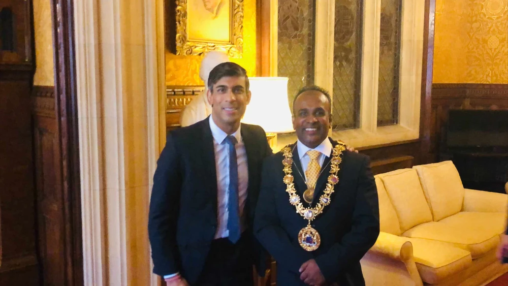 Salisbury Mayor Atiqul Hoque (right) with British Prime Minister Rishi Sunak, Oct. 18, 2023. Source: X/Salisburymayor.