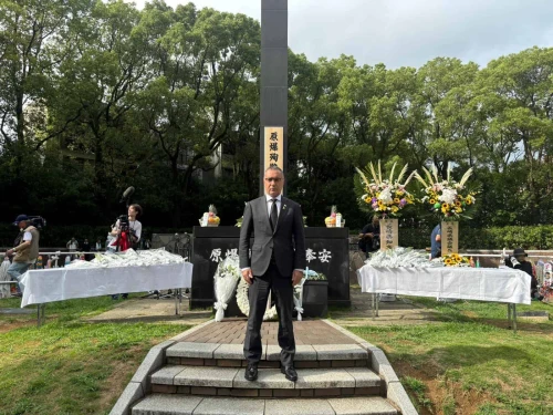 Israel’s Ambassador to Japan Gilad Cohen laid a wreath in the 80th anniversary ceremony commemorating the victims of the atomic bombing of the city of Nagasaki during World War II. Credit: Embassy of Israel, Tokyo.