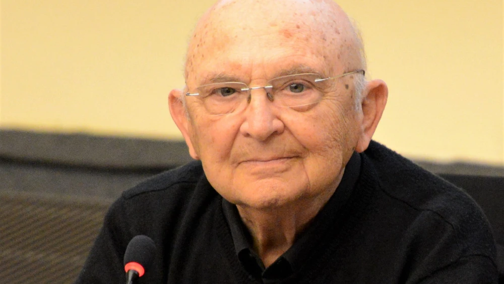 Aharon Appelfeld at a conference in Espace Culturel Cité, Luxembourg City, on May 22, 2014. Credit: Wikimedia Commons.