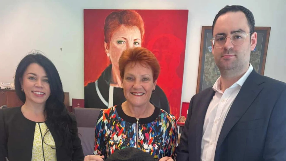 AJA CEO Robert Gregory, right, and AJA's  Political Affairs Director Teneille Murray, left, pose for a photo with Australian lawmaker Pauline Hanson. Photo courtesy of the Australian Jewish Association.