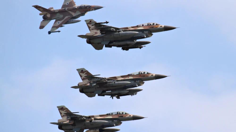 Israeli Air Force F-16I fighter jets. Credit: Maj. Ofer via Wikimedia Commons.