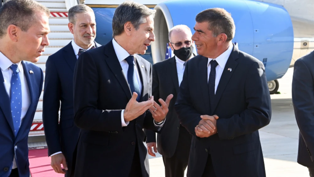 U.S. Secretary of State Antony Blinken disembarks after landing at Ben-Gurion International Airport in Israel on May 25, 2021. The secretary was greeted by Israeli Foreign Minister Gabi Ashkenazi and U.S. Embassy Jerusalem Chargé d'Affaires Jonathan Shrier. Photo by Matty Stern/U.S. Embassy Jerusalem.