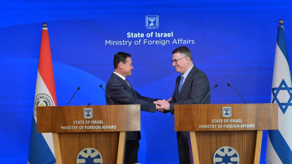Paraguayan Foreign Minister Rubén Ramírez Lezcano (left) and Israeli Foreign Minister Gideon Sa’ar in Jerusalem on Feb. 8, 2026. Credit: GPO.