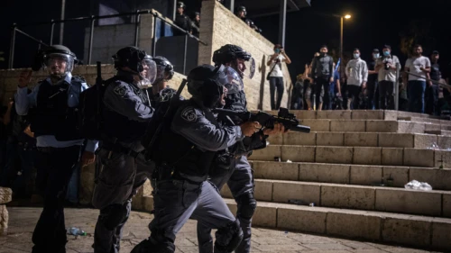 Israeli police officers during clashes with protesters at Damascus Gate in Jerusalem's Old City, May 8, 2021. Photo by Olivier Fitoussi/Flash90.