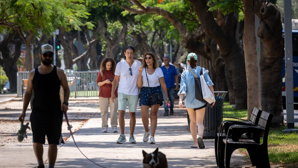 Rothschild boulevard in Tel Aviv. July 06, 2026. Photo by Miriam Alster/FLASH90
