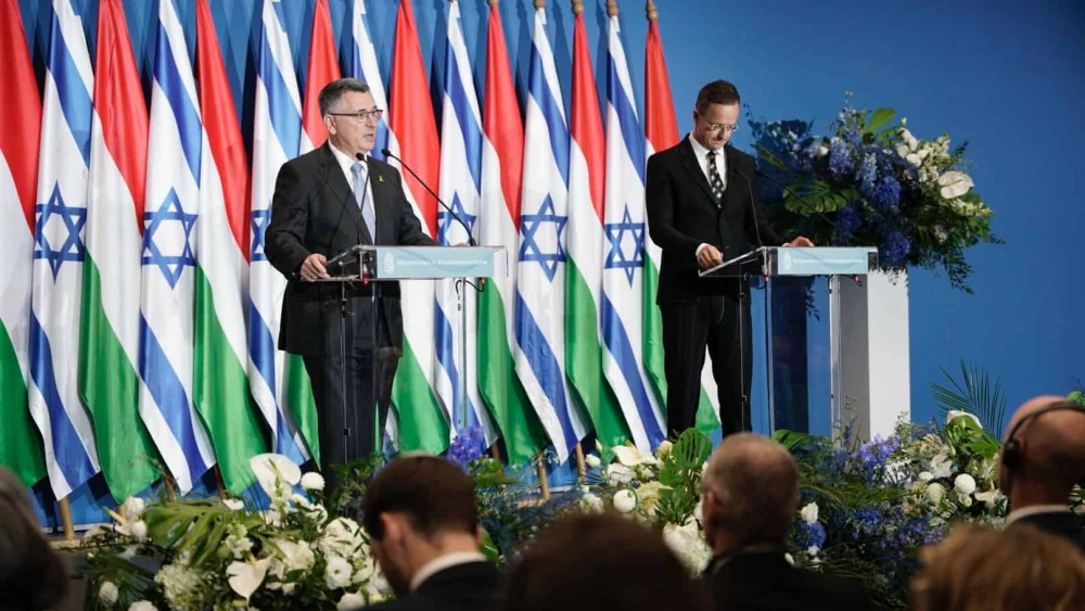 Israeli Foreign MInister Gideon Sa'ar, l., during a press conference with Hungarian Foreign Minister Péter Szijjártó in Budapest, Hungary, Oct. 27, 2025. Credit: Israeli Embassy in Hungary.