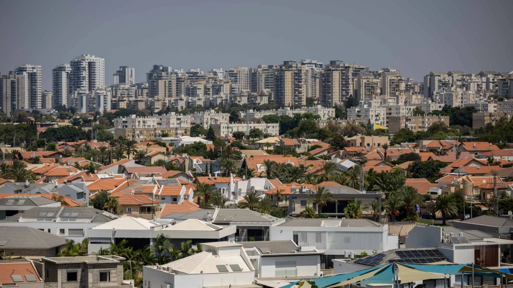 A view of Ashkelon, Aug. 27, 2024. Photo by Yonatan Sindel/Flash90.