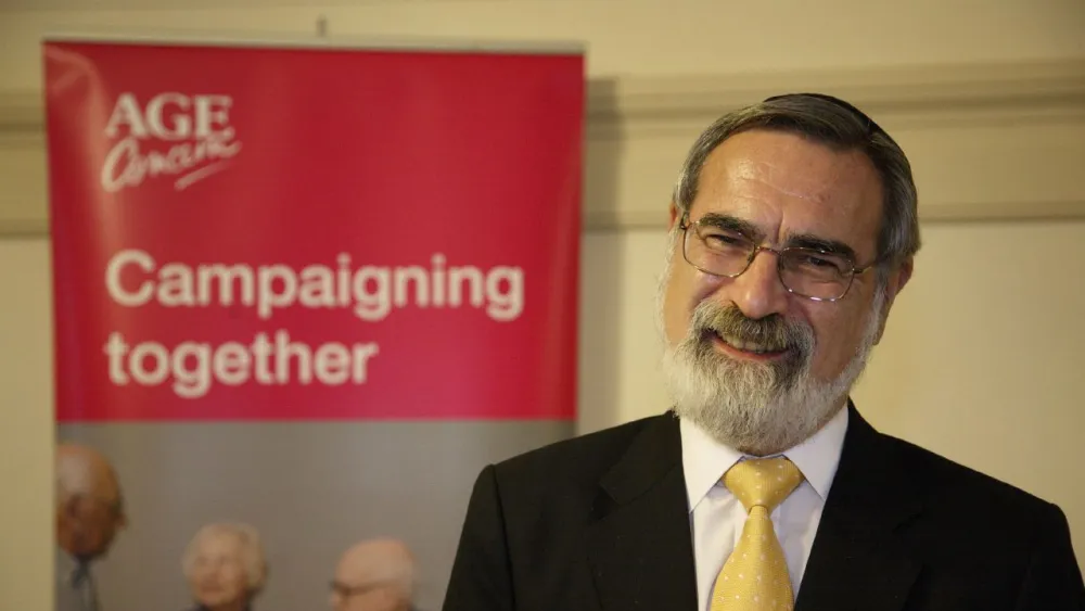 Jonathan Sacks, chief rabbi of the United Kingdom, at the 2006 National Poverty Hearing at Central Hall Westminster, Dec. 6, 2006. Credit: Cooper Niall, England/Creative Commons via Wikimedia Commons.