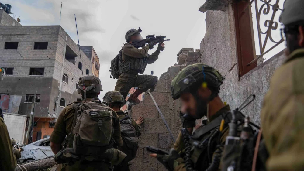Israeli troops operating in the Hamas-ruled Gaza Strip, Dec. 10, 2023. Credit: IDF.