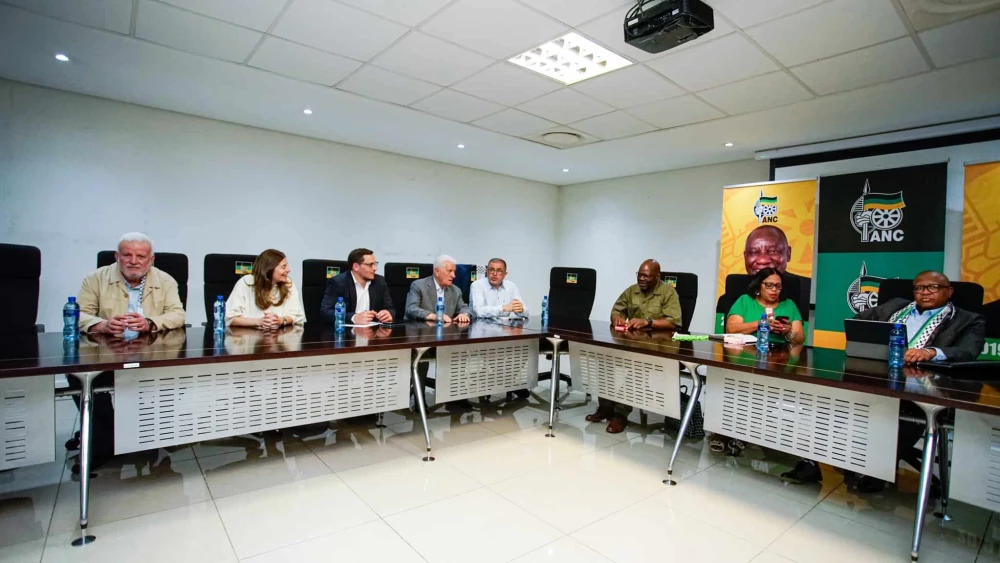 An ANC delegation and South African Communist Party leader Solly Mapaila hold a bilateral meeting with Hamas and Fatah delegations at Chief Albert Luthuli House in Johannesburg, Dec. 5, 2023. Source: ANC SECRETARY GENERAL | Fikile Mbalula/X.